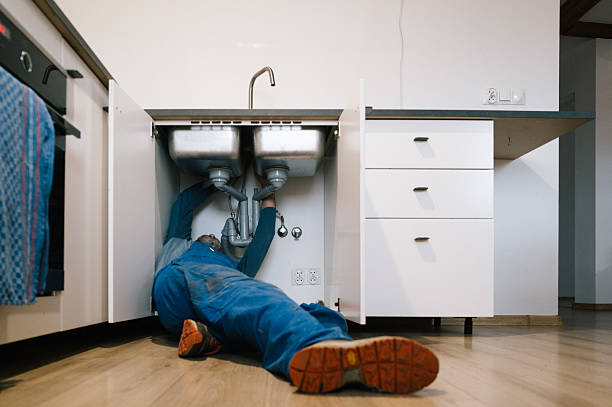 Professional Drain Cleaning technician working in Mantador, ND